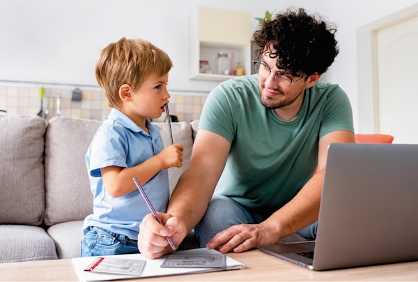 hombre y niño, opciones discretas de examenes